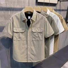 アメリカのファッションのダブルポケットの半袖シャツの男性の夏のカジュアルでゆったりしていてかっこいいです。