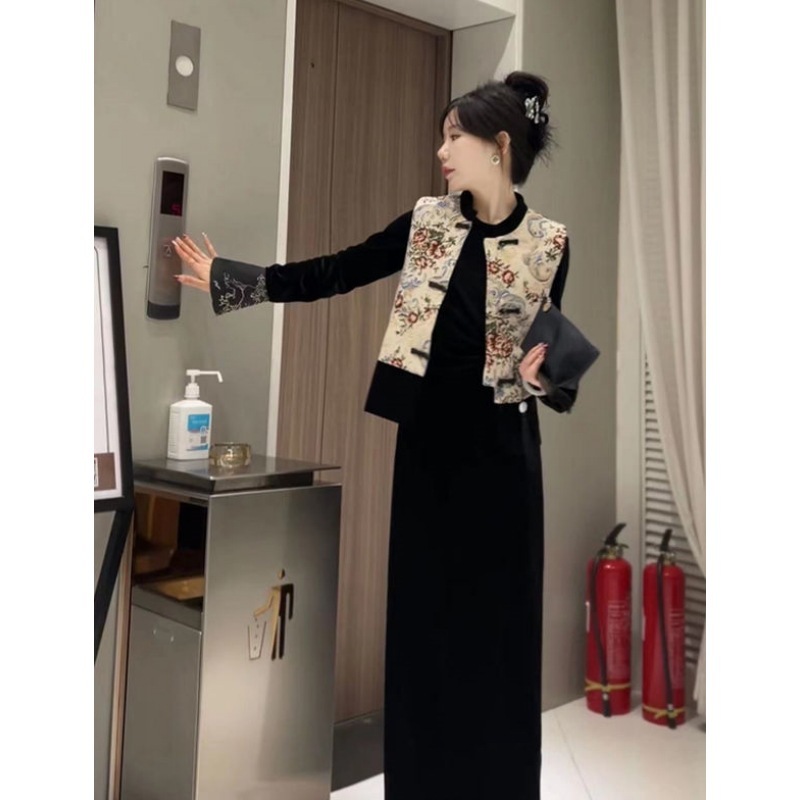 套装女2025春季新款高级感新中式国风盘扣马甲外套+连衣裙两件套|undefined