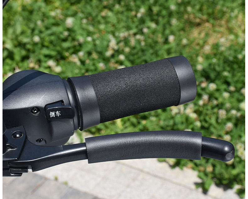 Motorcycle Handlebar Covers, Electric Vehicle Handlebar Covers, Electric Scooter Modification Accessories, Universal Sponge Type, Warm and Non-Slip