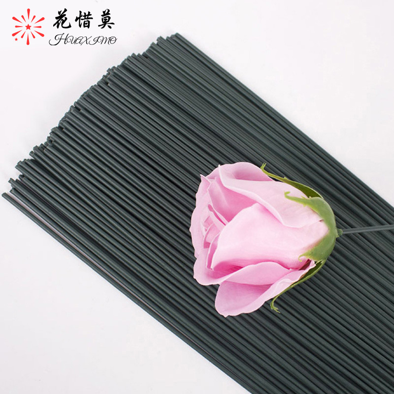 Suministro en stock de nuevo estilo 2 # hilo de hierro verde varillas de flores ramas de flores artificiales ramo de flores varillas de flores fábrica de materiales de embalaje al por mayor