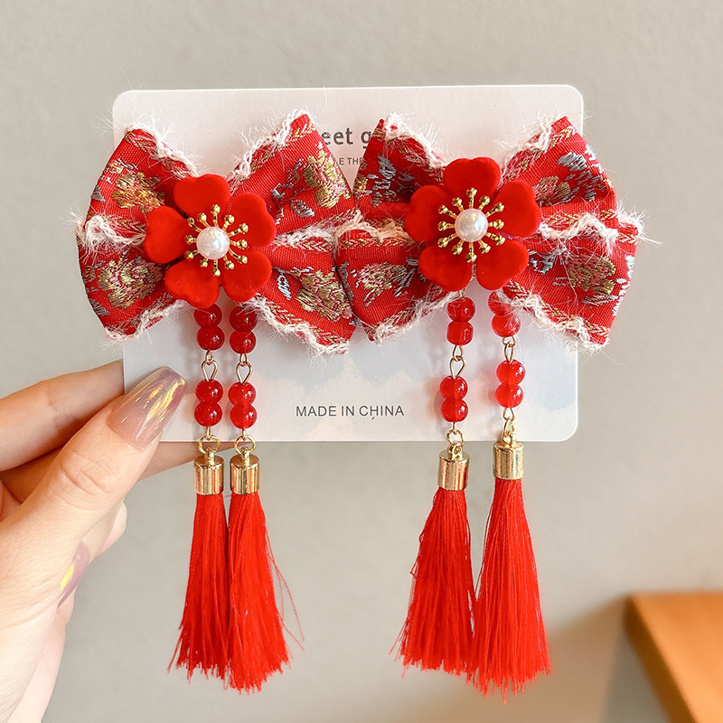Flores, perlas, encaje bordado, lazo, horquilla