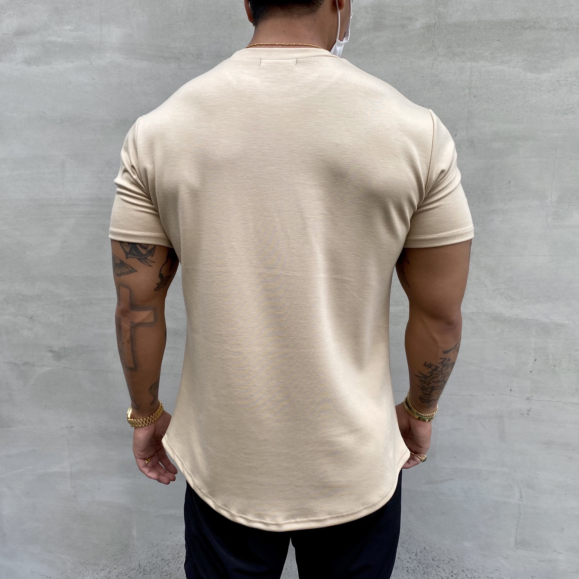 Muscle-fit T-shirt Image 13