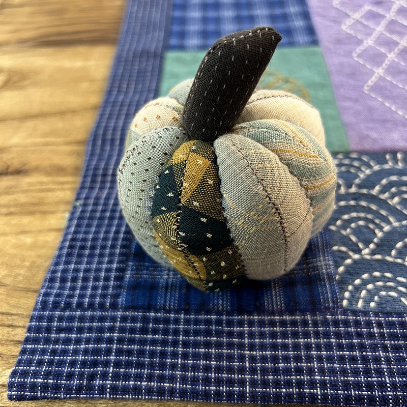 Tela de pera Lu Bordado hecho a mano bricolaje patchwork muñeca decoración regalo del estudiante artesanía tradicional flor tela colgante