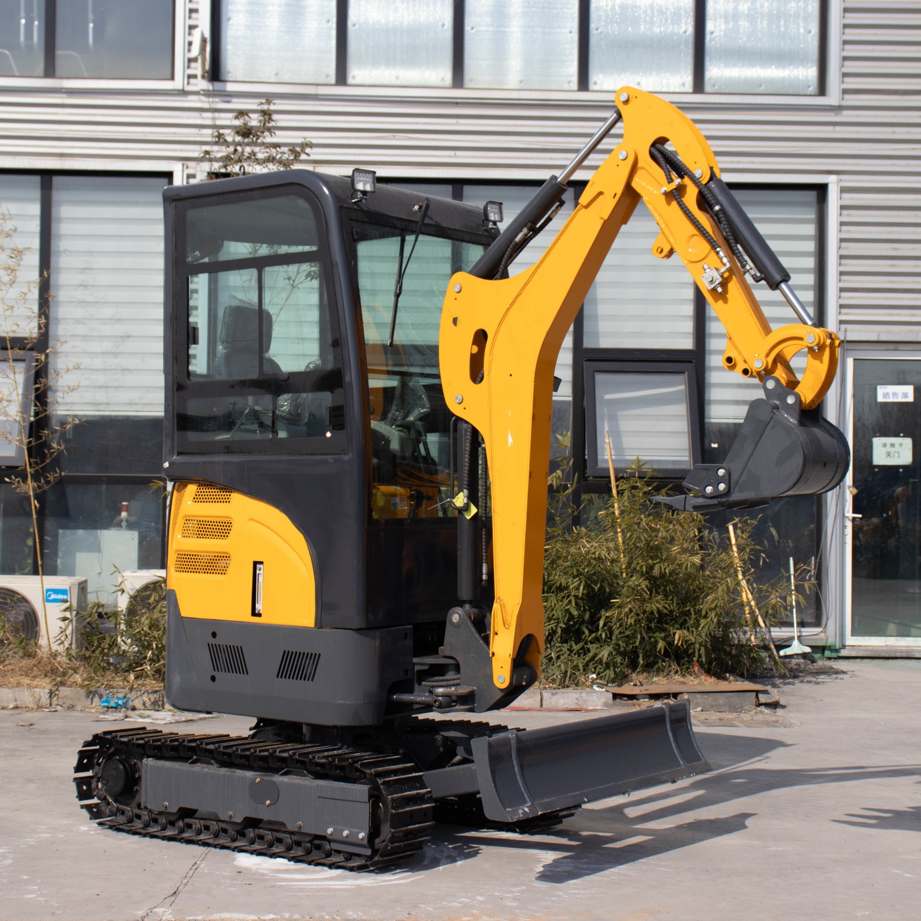 源头厂家出口澳大利亚小型农用挖掘机 农场挖掘挖矿填土小勾机