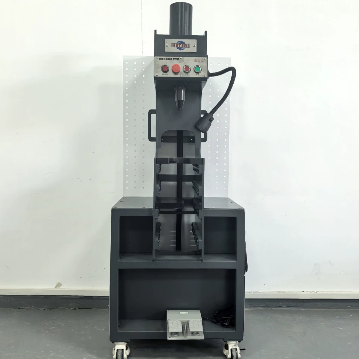 B25-500 разборка резиновых втулок гидравлические машины Разборка резиновых втулок Давление подшипников Разборка гидравлических станков Завод