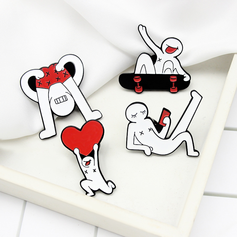 Cute Cartoon Character Heart Shape Alloy Unisex Brooches display picture 3