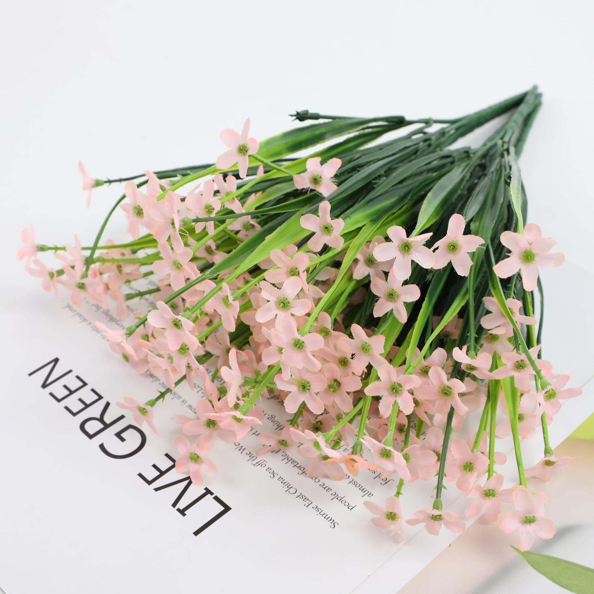 Simulación de plantas acuáticas plástico hierba de primavera flor violeta serigrafía hierba de primavera de cinco cabezas pequeña margarita flor falsa accesorios decorativos al por mayor