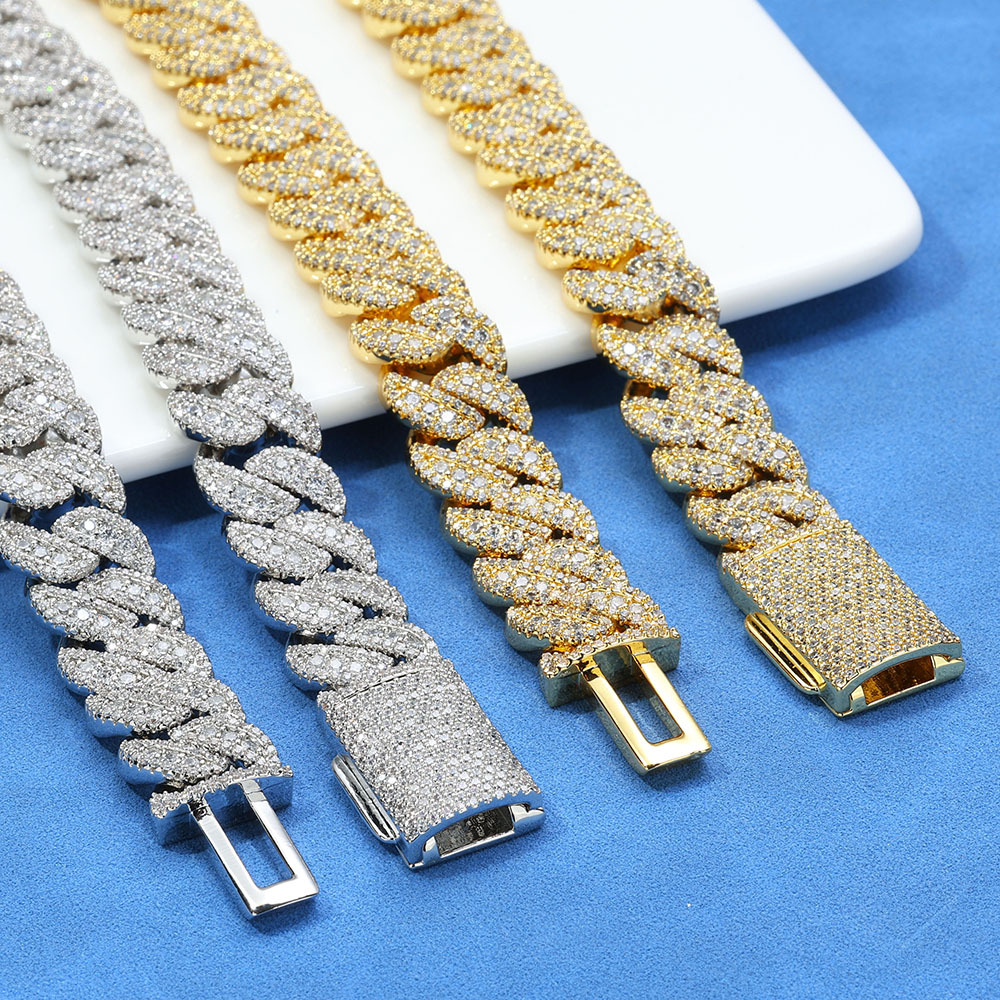 Cuban Chain Bracelet For Men With Full Diamond Zircon And Clasp_voghion.com
