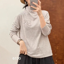 2025冬新款纯色拼接蕾丝贴布精品加绒打底衫半高领套头休闲女6130