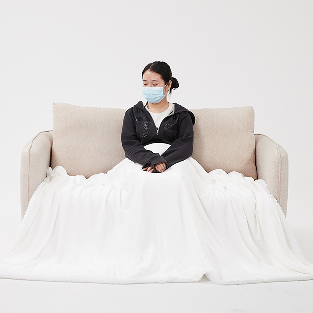 Manta de franela oficina dormitorio siesta manta de aire acondicionado manta de transferencia térmica fondo blanco material de manta de aire acondicionado