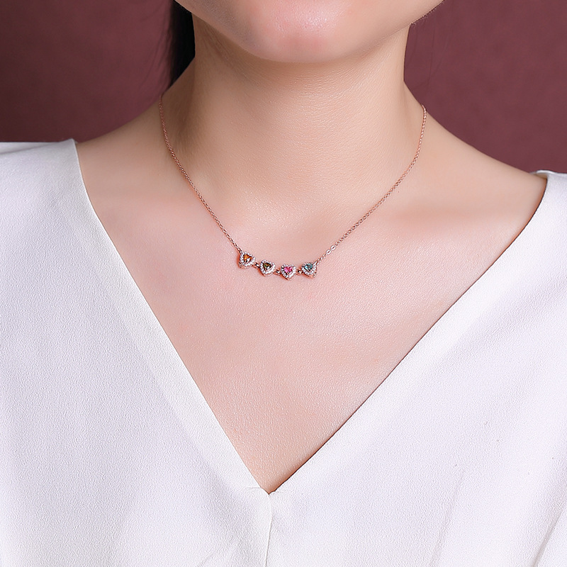 Mặt dây chuyền hình cỏ bốn lá tourmaline mạ vàng hồng bạc S925 kèm vòng cổ từ tính hình trái tim zirconium — Một mảnh (màu ngẫu nhiên của tourmaline) (bao gồm cả dây chuyền)