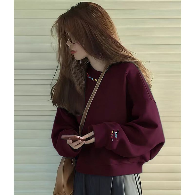 Retro Short Burgundy Round-Neck Sweatshirt for Women, Fleece-Lined and Thickened, Versatile for Autumn and Winter, New College-Style Top
