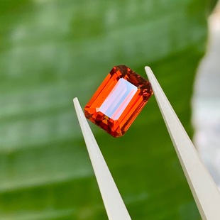 2.265 karat 6 × 8.3 × 3.6mm natural Fanta stone bare stone full-body emerald cutting