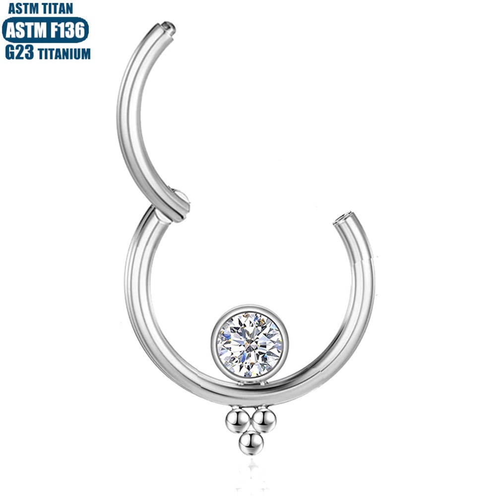 16G labret stud size and finish detail