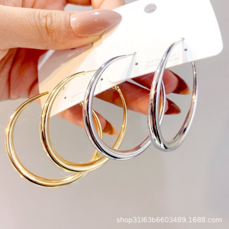 Minimalist Gold Geometric Irregular Earrings for Women, Cool and Unique, Light Luxury Fashion Studs, Bold and Distinctive