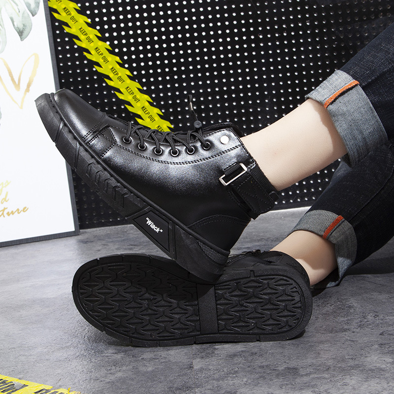 2024 Invierno nuevos zapatos de hombre Zapatos acolchados de algodón Zapatos altos de cuero zapatos casuales de los hombres de moda zapatos de cuero de los Hombres Calientes de dos algodón