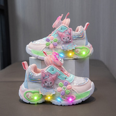 2025 春の女の子の新しい子供のスポーツシューズプリンセスライトアップキャンパス通気性女の子回転ボタン発光靴