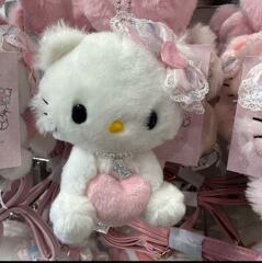 小红书同款hello Kitty抱爱心俏咪包包挂件钥匙扣挂件挂饰