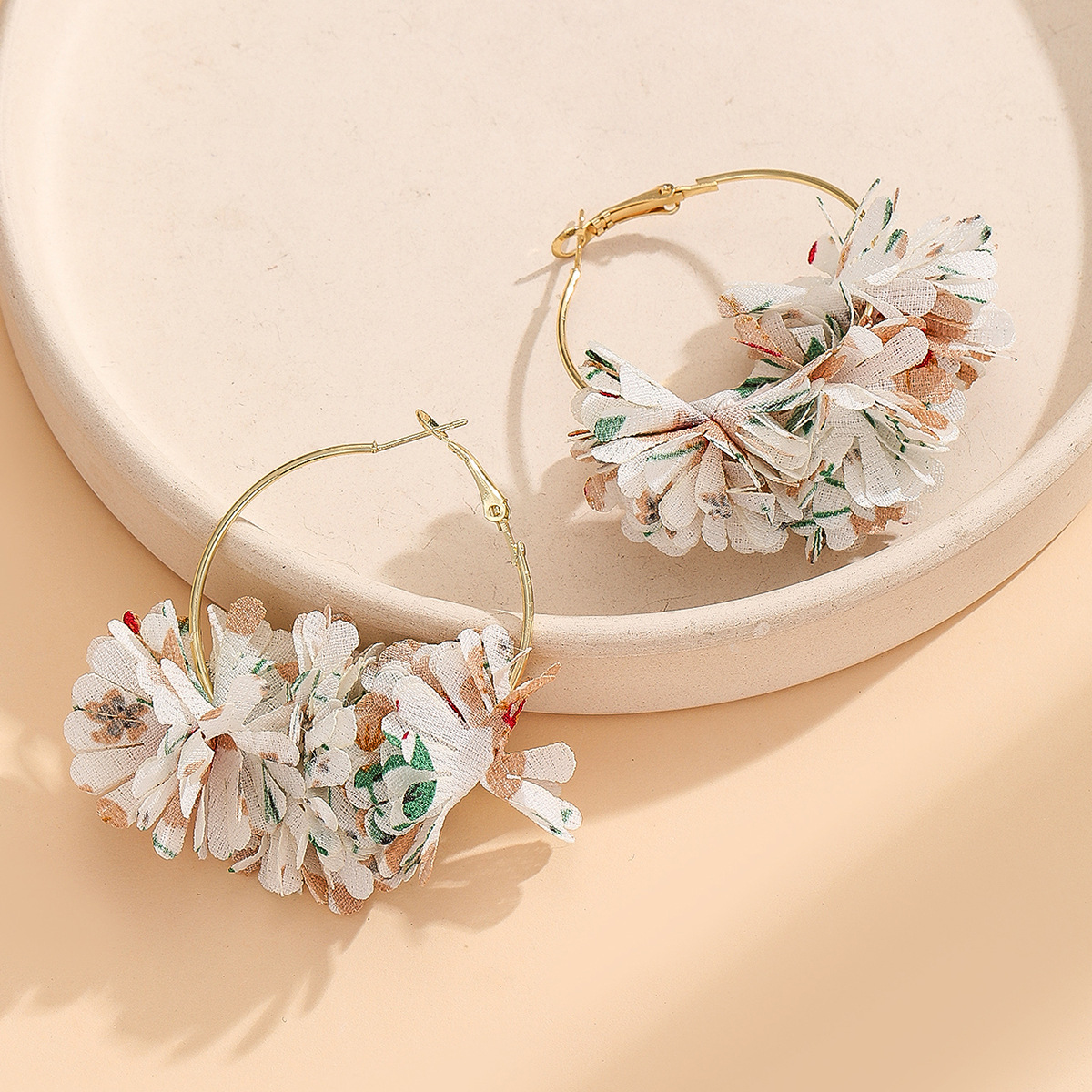 7g Weight Copper Ear Needle Material Earrings Classification 1 Pair Quantity Casual, Street, Shopping Occasion Flower Pattern All Seasons Season Women's Gender Vacation, Bohemian Style 1 Pair Vacation Bohemian Flower Cloth Earrings 9
