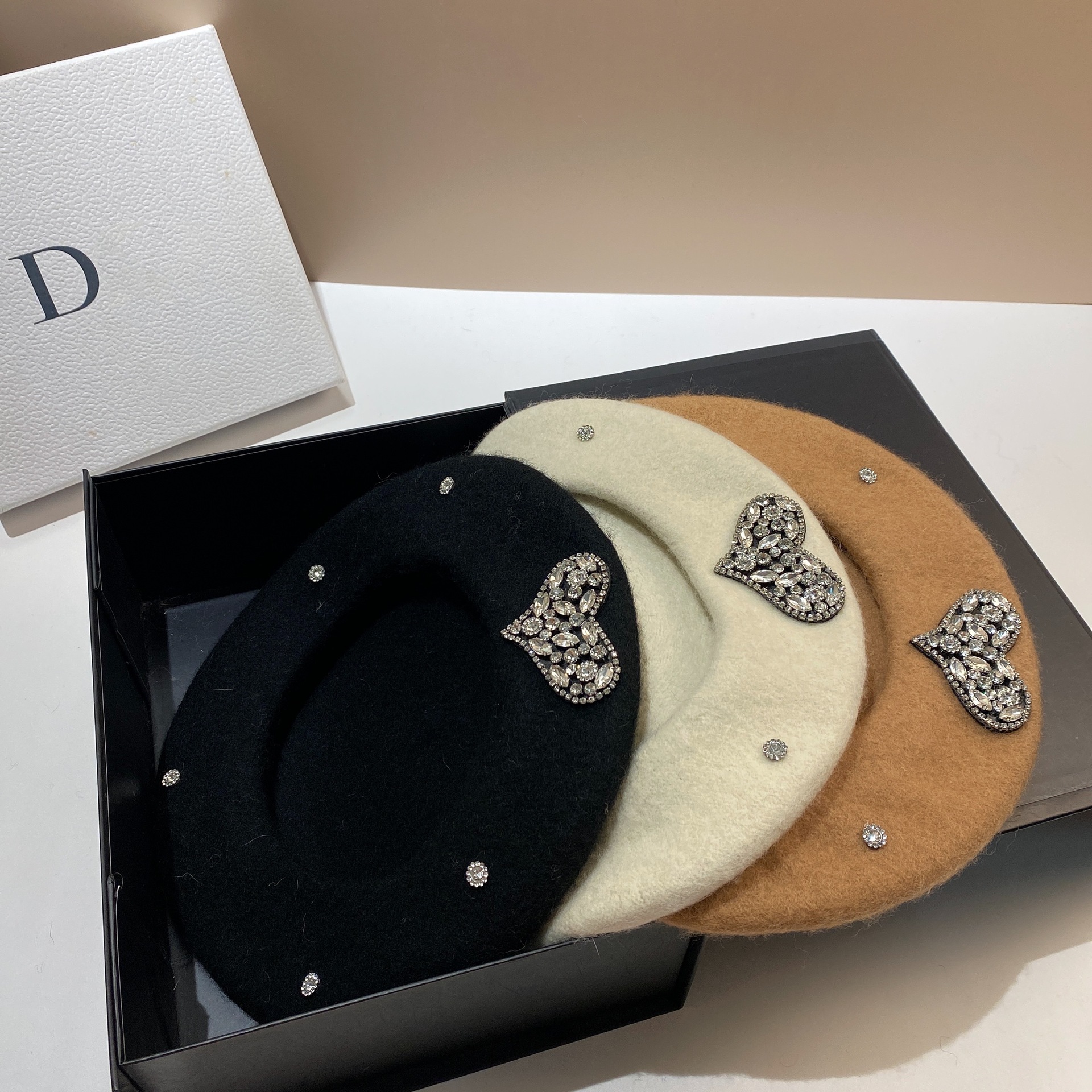 Autunno e inverno cappello da pittore new age moda leggero lusso amore strass berretto versione coreana stella con cappello ottagonale_voghion.com