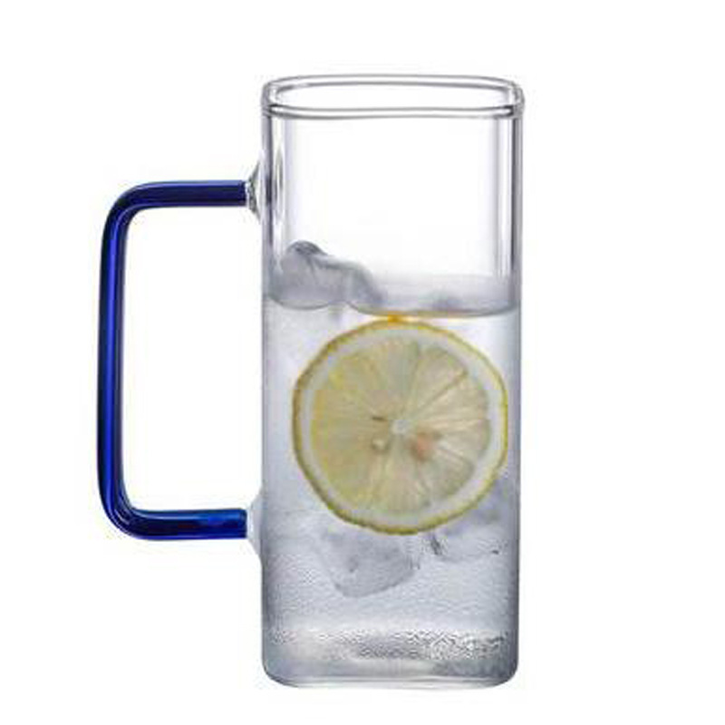 Vaso de vidrio con alto contenido de borosilicato con asa, taza de agua de paja cuadrada de alto valor para el hogar, taza de agua calefactable de fondo plano resistente a altas temperaturas
