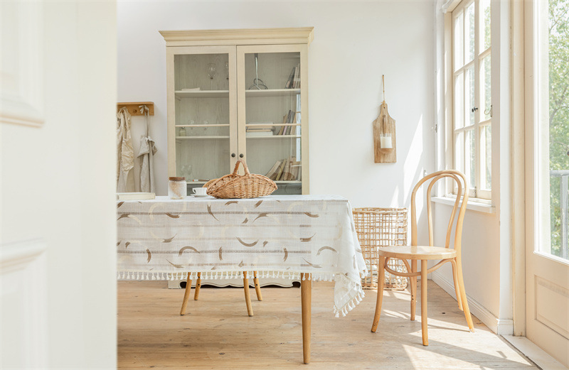 INS Rechteckige Tischdecke aus Vollpolyester, Jacquard-Druck, hohl, geometrisch gestreift, mit Quasten, für Couchtisch und Esstisch_voghion.com