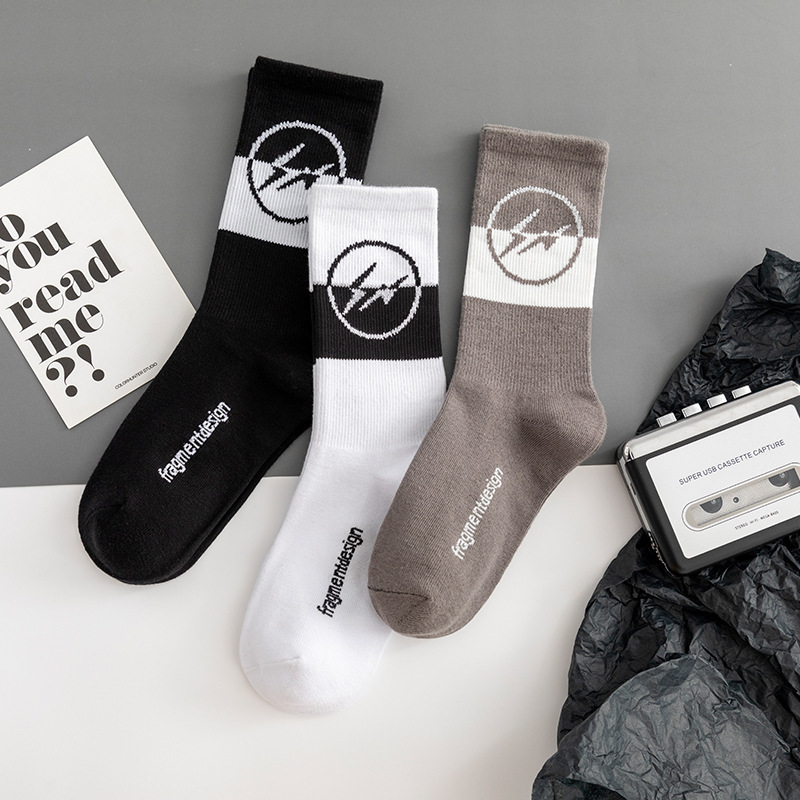 Sneakers with fashion brand socks lightning AJ3 joint name men's and women's street fashion all-matching sports cotton mid-calf length socks Sneakers with fashion brand socks lightning AJ3 joint name men's and women's street fashion all-matching sports cotton mid-calf length socks