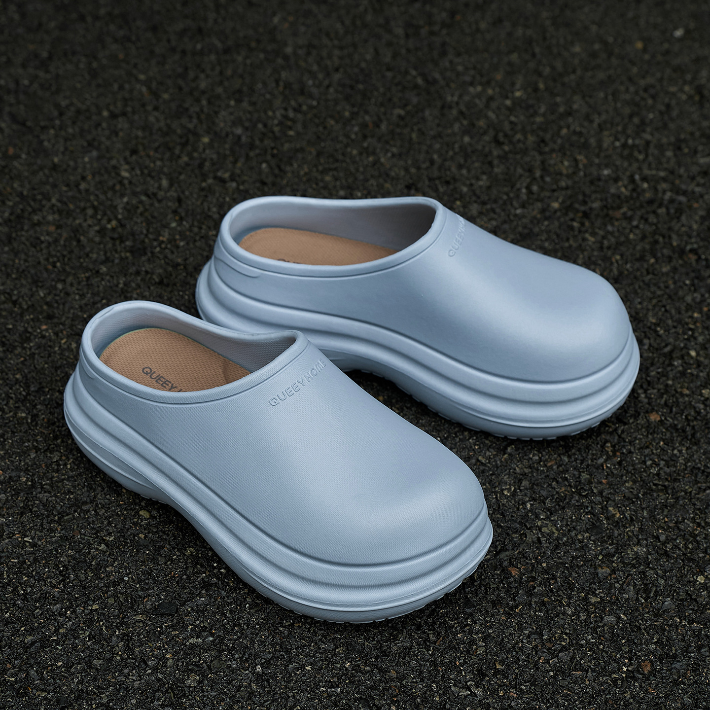 Pantofole per donna estate 2026 nuove Baotou abbigliamento esterno impermeabile con suola spessa comode pantofole antibatteriche e deodoranti per la casa antiscivolo per donna