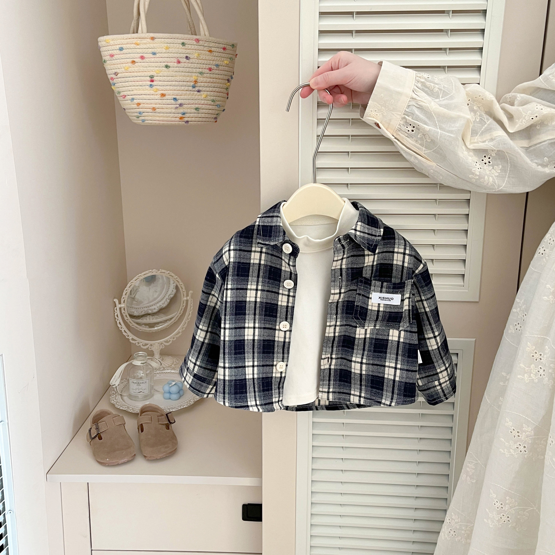 Camisas a cuadros para bebés coreanos de primavera y otoño, camisas de primavera delgadas de moda para bebés, chaqueta de moda universal