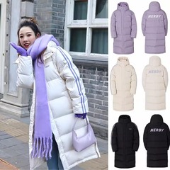 韓国のファッションブランドnerdyダウンジャケットと帽子のストライプが厚いです。