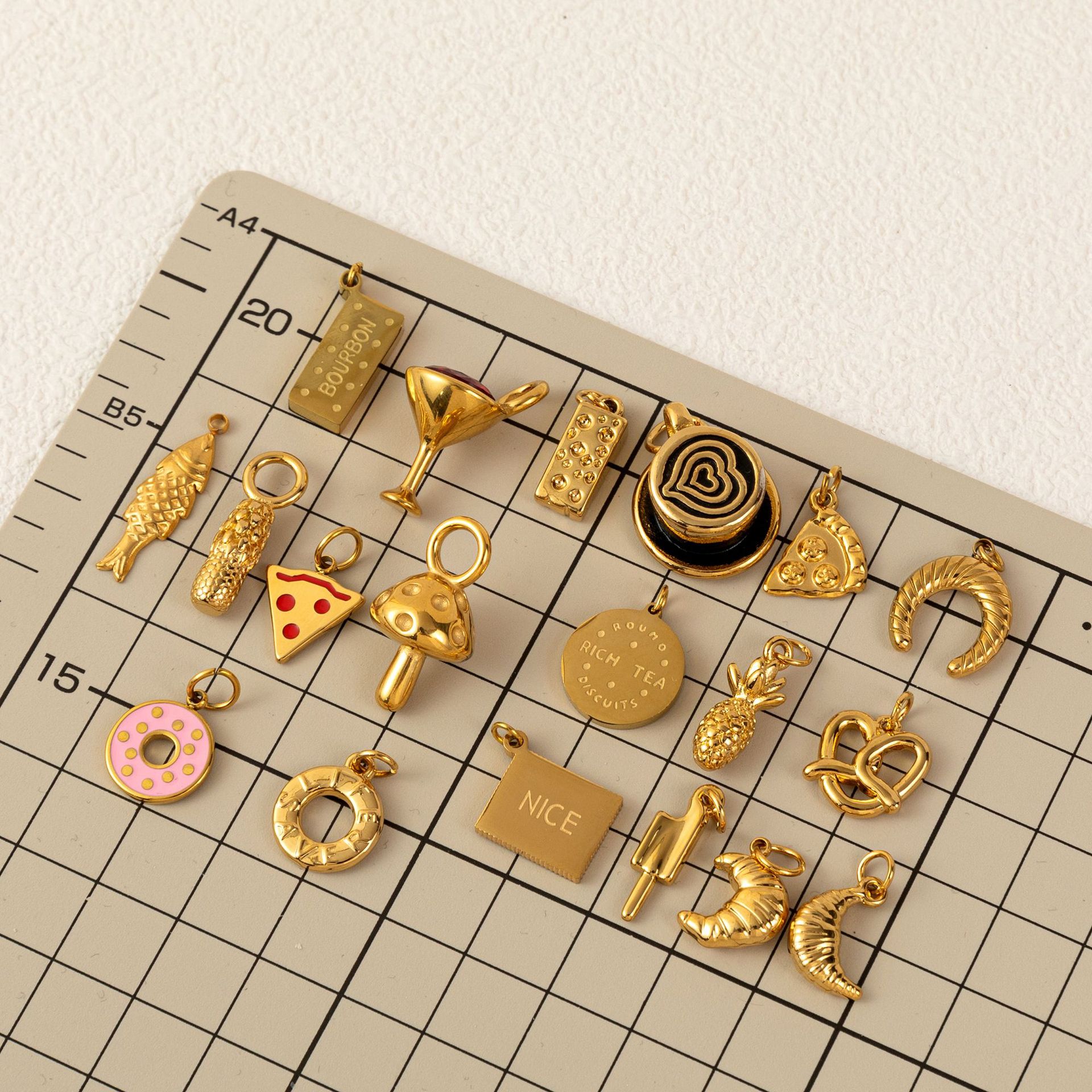5g Weight 0.03µm Gold Plating Thickness PVD Coated Gold Plating Process Pendant, Chain Jewelry Making Type About 20mm Jewelry Making Size 18K Real Gold Plated Plating Material Paperclip Chain, cable chain, snake chain Chain Type 1 Piece Quantity 304 Stainless Steel Material Geometric Pattern IG Style, Elegant Style Plating Craft 1 Piece About 20mm 304 Stainless Steel Geometric Pendant Chain Jewelry Accessories 2