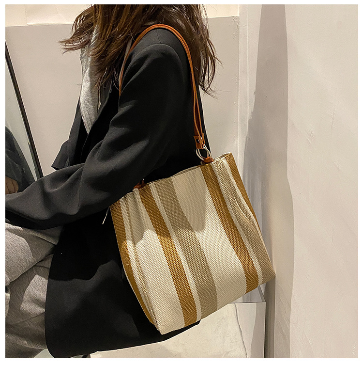 202g Weight Polyester Lining Material Zipper Closure Type Single Shoulder Strap Strap Type Tote Bag Bags Type Casual Occasion Canvas Material Solid Color Pattern All Seasons Season Women's Gender Streetwear Style Square Shape White, Black Color Small Size Small Canvas Streetwear Tote Bag 9