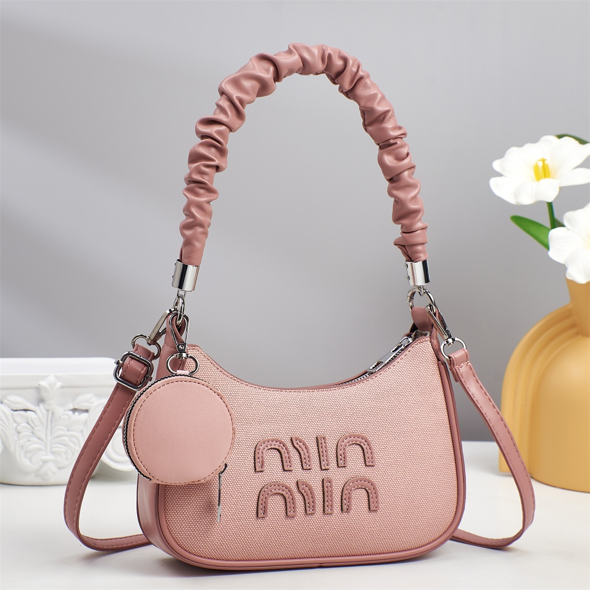 Bolso femenino de alta calidad práctico de gran capacidad para mujer bolso de bola de masa para mujer 2025 nuevo bolso de mensajero de un solo hombro