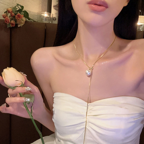 Pullable pearl long necklace light luxury niche  new summer design advanced clavicle chain necklace trend