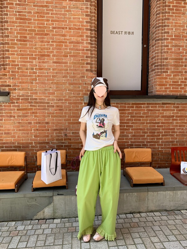 ル・ルージュ 周美梅 【9日20時新作】ラウンドネック レトロポートレートレタープリント半袖Tシャツ|undefined