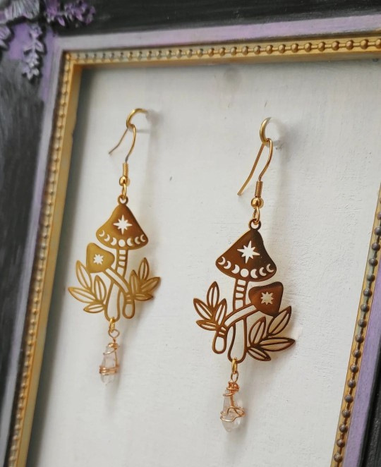 Women'S Gender Crystal, Plating, Hollow Out Design 1 Pair Ethnic Style Simple Style Mushroom Crystal Plating Hollow Out Alloy Drop Earrings