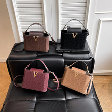 �羳�³�2025�¿�sV������Ů����ins�r�аٴ�Ů���μ�б�����