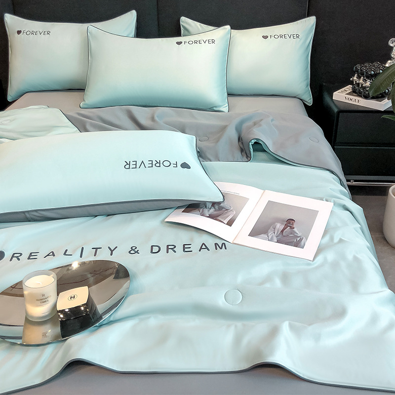 Edredón fresco de verano lavado de cuatro piezas Edredón de verano Edredón de aire acondicionado Edredón fino de seda de hielo de verano El núcleo de la colcha se puede lavar a máquina verano