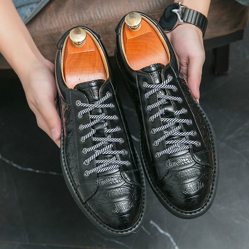 Primavera y verano transfronterizos nuevos zapatos de cuero de negocios con cordones para hombres Estación europea Moda de gran tamaño para hombres Zapatos formales para hombres Zapatillas casuales para hombres