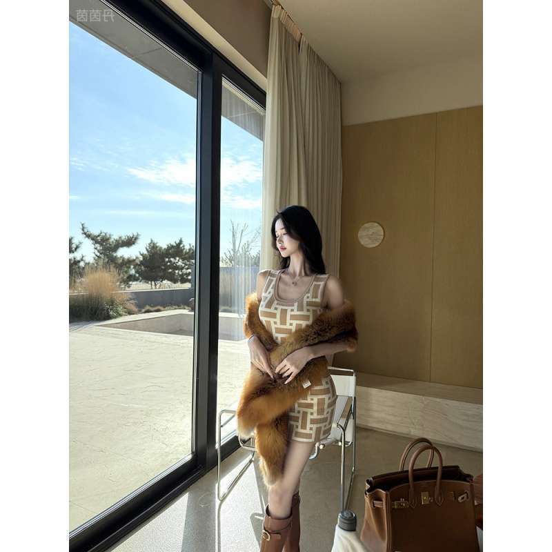 Korean Elegant Socialite Balmain U-Neck Mosaic Ice Silk Dress for Petite Figures, Stylish Nightclub Ol Bodycon Dress Korean Elegant Socialite Balmain U-Neck Mosaic Ice Silk Dress for Petite Figures, Stylish Nightclub Ol Bodycon Dress