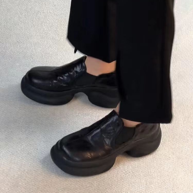 양가죽 버전 ~ 검은 두꺼운 밑창 증가 된 작은 가죽 신발 여성의 한 단계 작은 로퍼 복고풍 머핀 신발