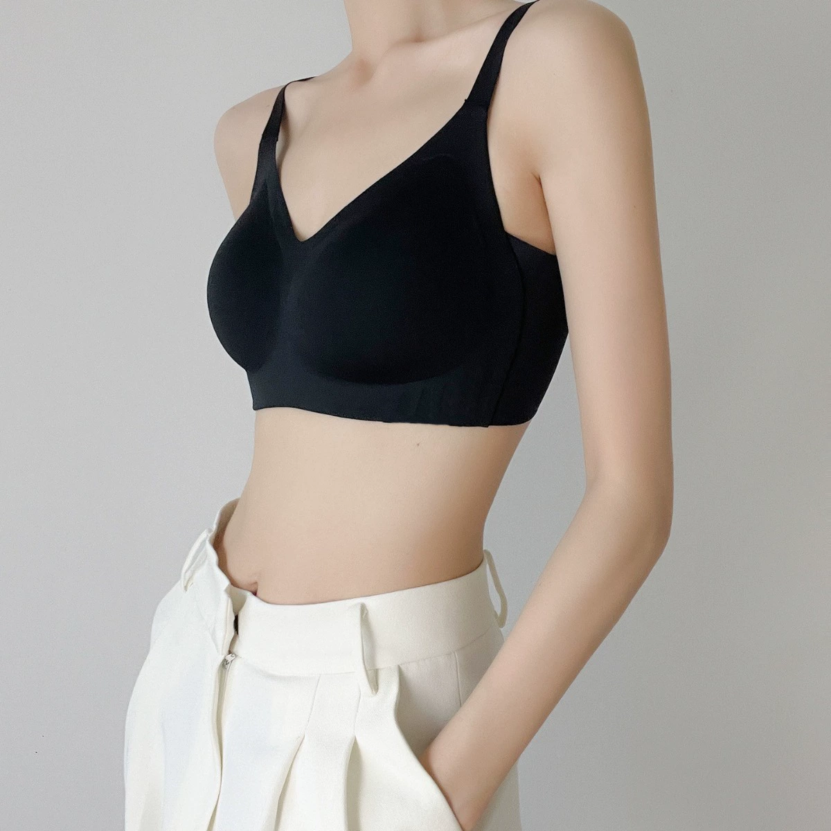 Underwear, supporting wireless bra