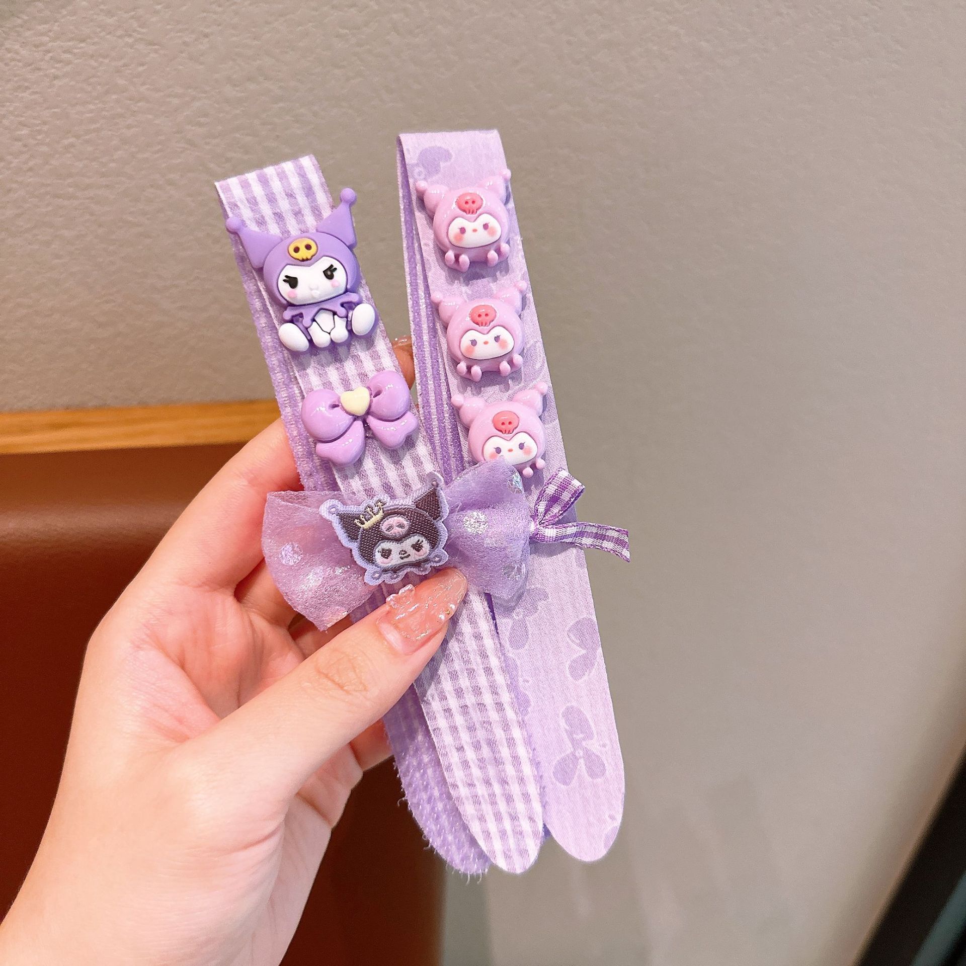 Caricatura encantadora Sanrio publicó un nuevo velcro para niños Koolomi niñas en la parte posterior de la cabeza