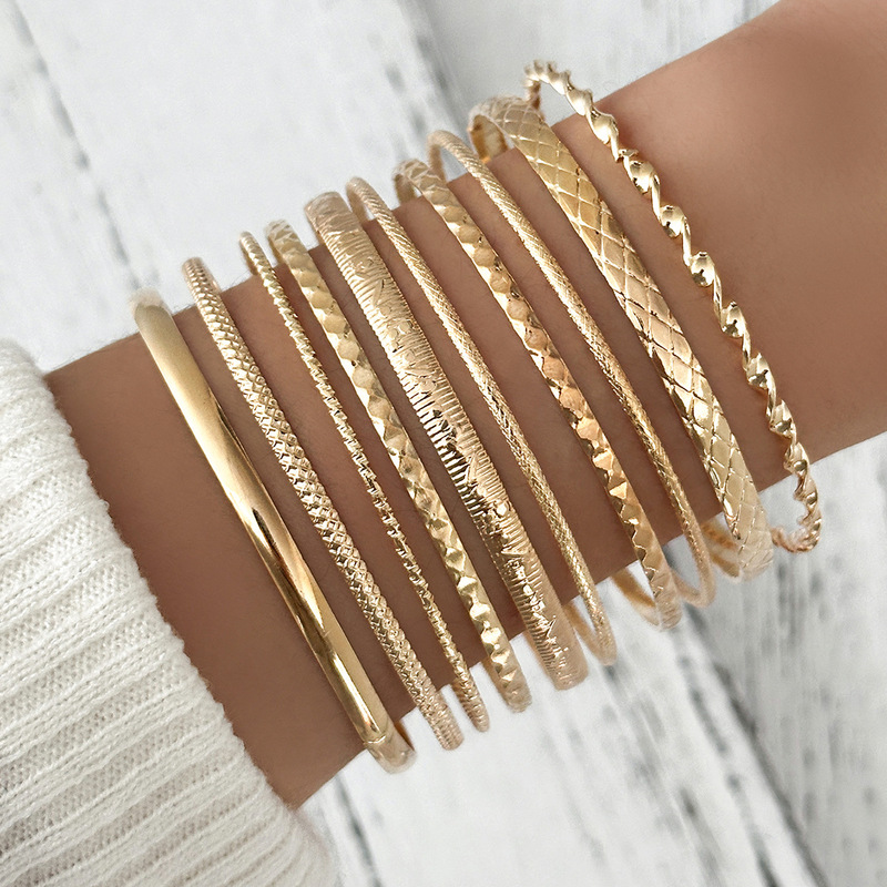 European and American fashion Joker multi-element bracelet suit women's folding and wearing exaggerated net red bracelet manufacturers wholesale women European and American fashion Joker multi-element bracelet suit women's folding and wearing exaggerated net red bracelet manufacturers wholesale women
