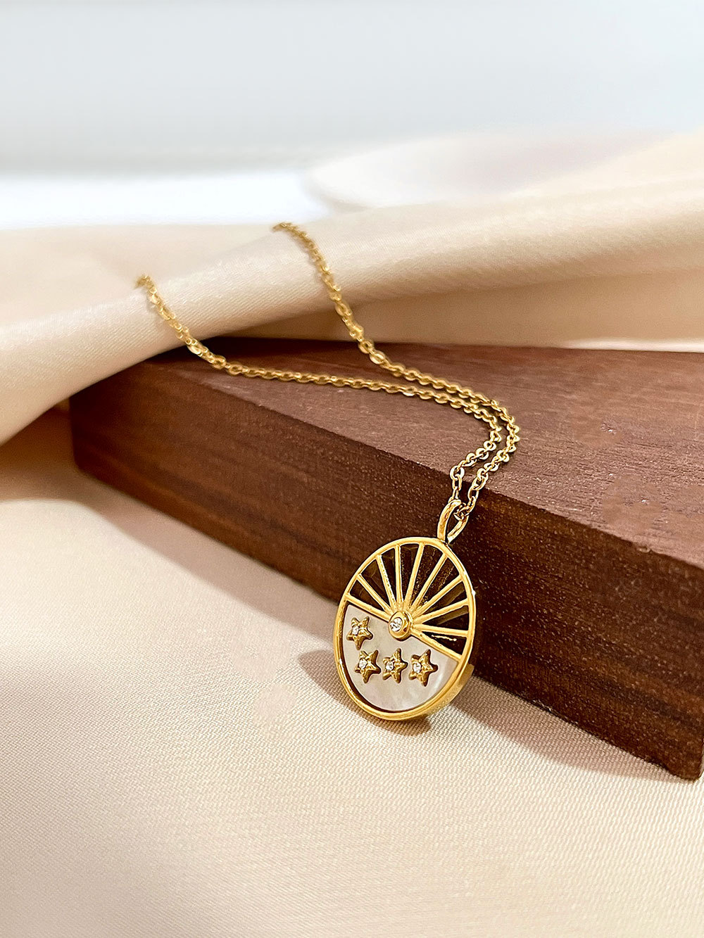 Fashion Pentagram Stainless Steel Plating Inlay Rhinestones Shell Pendant Necklace 1 Piece