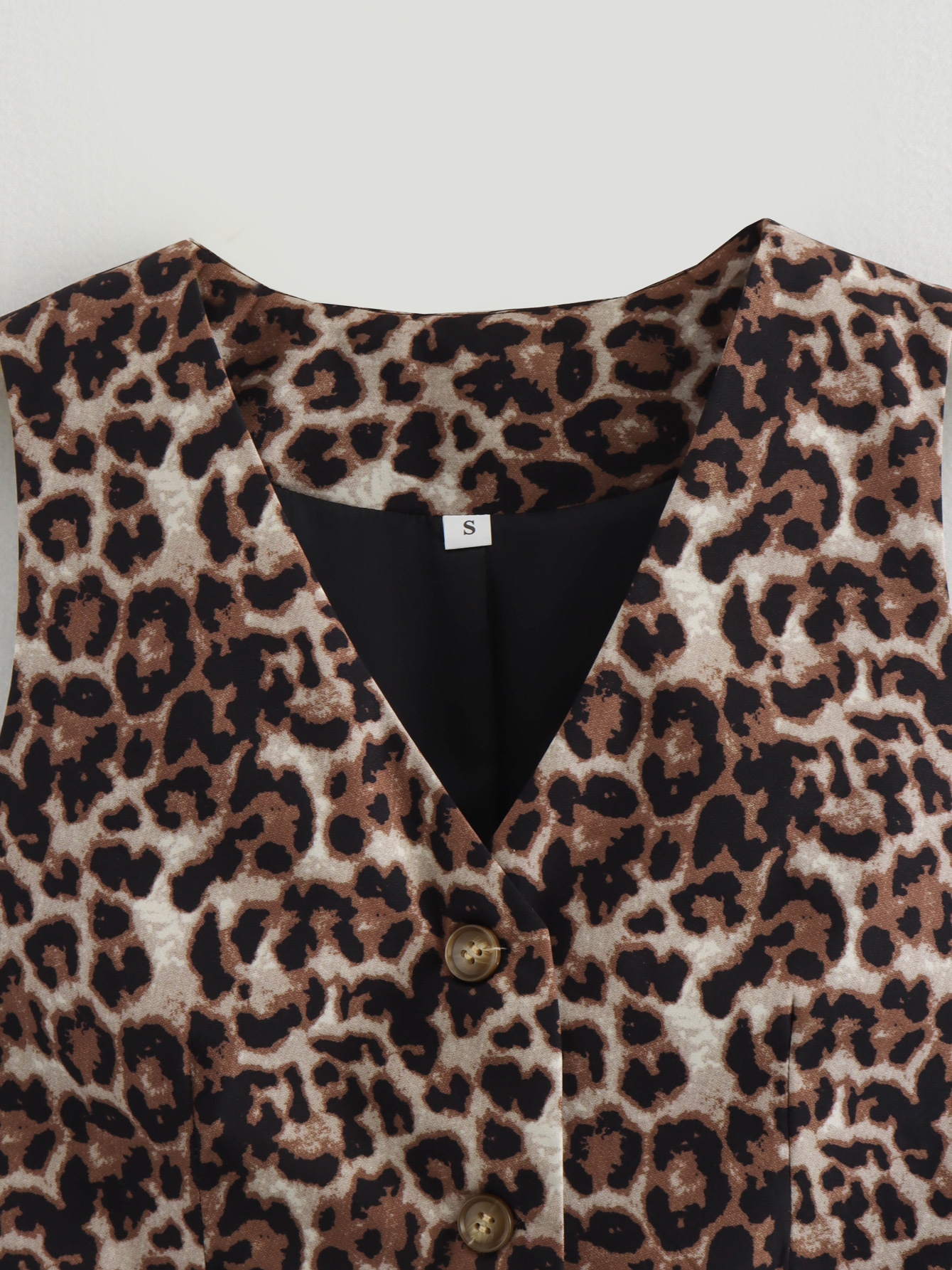 Polyester Fabric Type Short Top Length Wholesale Women's Streetwear Leopard Sleeveless Button Tank Tops