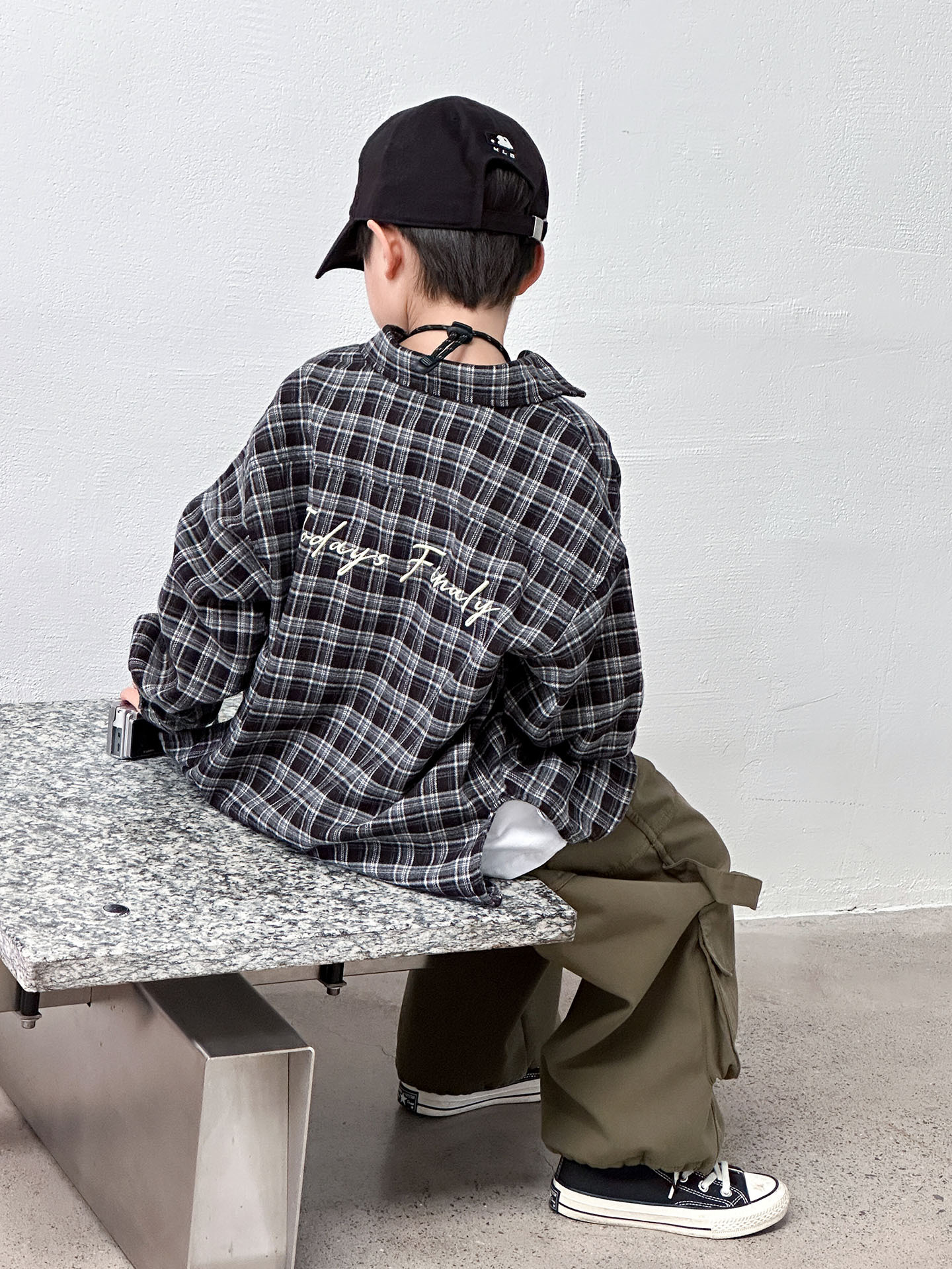 McCarthy ropa infantil para niños camisas a cuadros otoño-invierno 2025 invierno nuevo estilo coreano para niños de tamaño medio y grande camisa gruesa