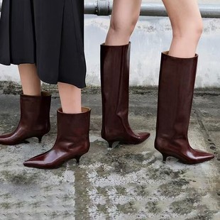 2025 Autumn and Winter New Fashion Versatile Niche French Retro Pointed Toe Stiletto Sleeve Cat Heel Short Boots for Women