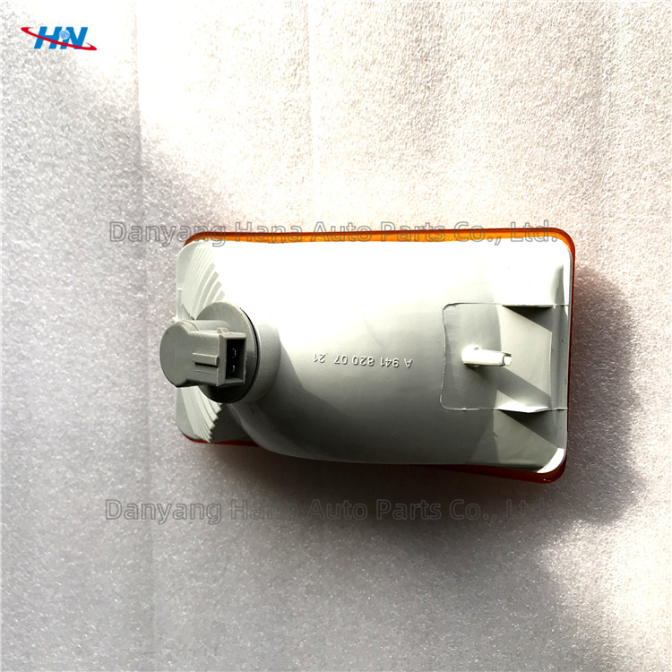 Señal de ancho de la señal de giro 9418200721 9418201221 para las luces de camiones Mercedes Actros MP1