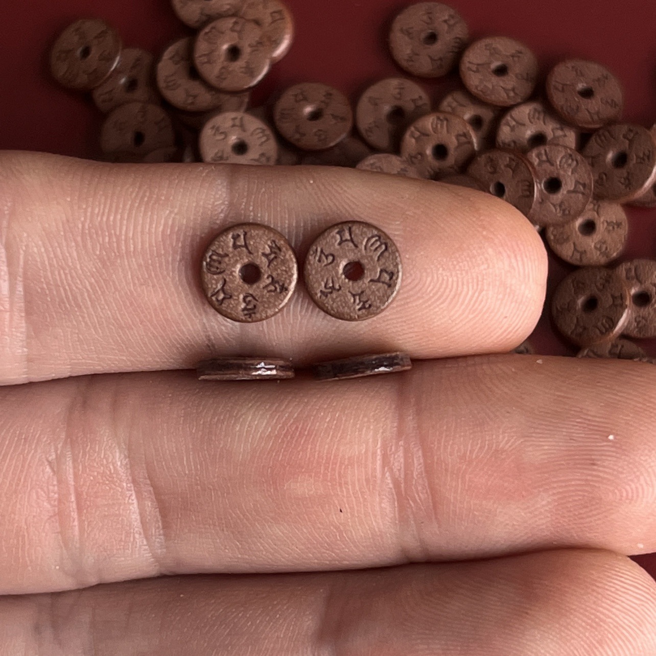 新款高端超薄双面六字真言封边隔垫文玩手串垫片6 8 10 12diy饰品